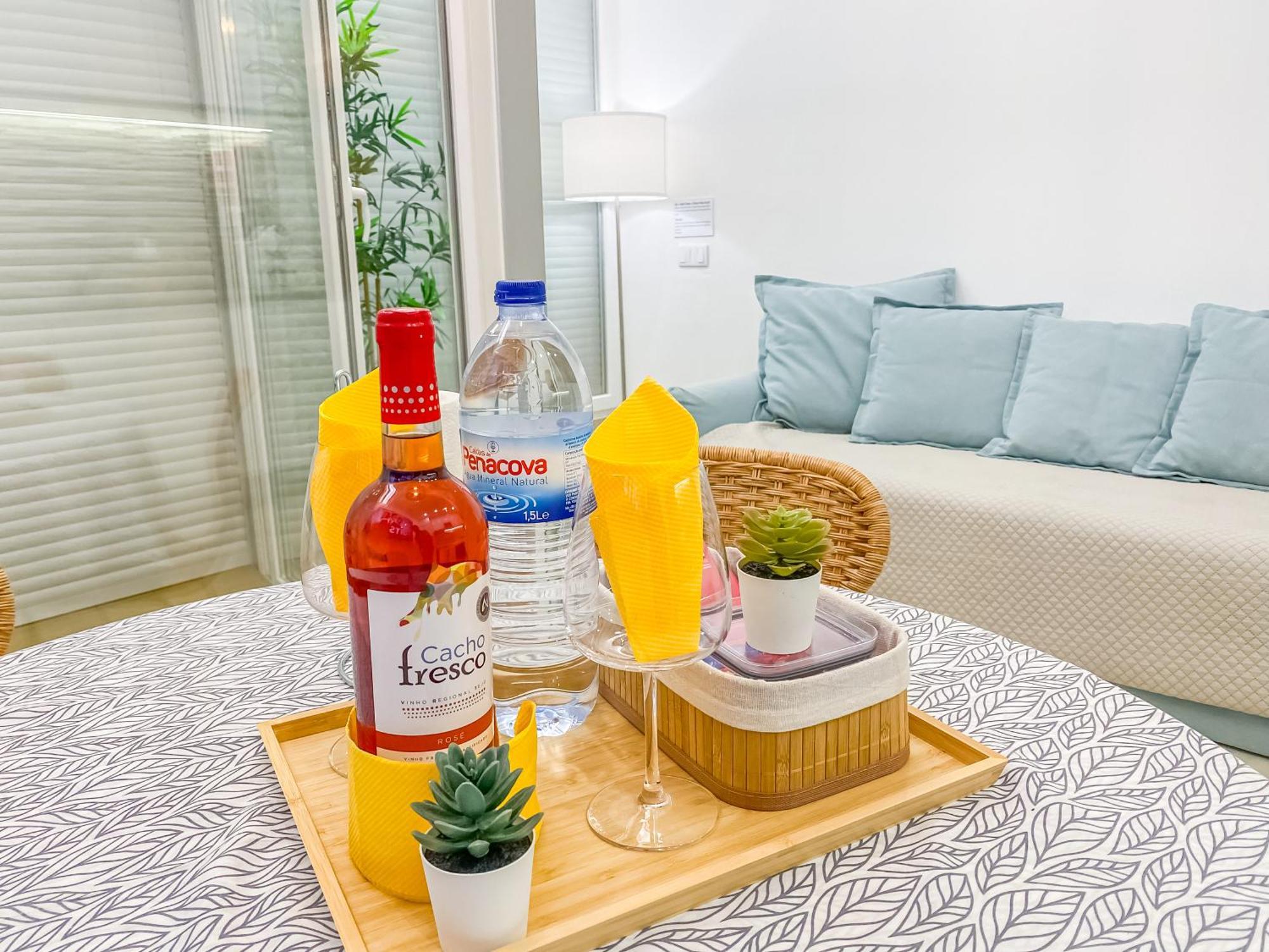 Luxury 2 Min Beach With Balcony, Ocean View, Wifi, Ac, Smarttv Portimão Buitenkant foto