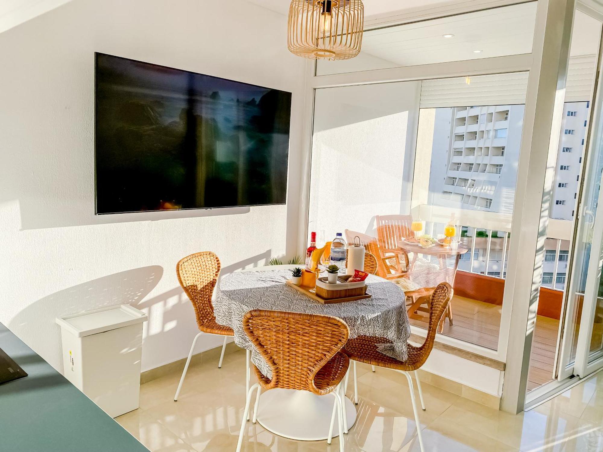 Luxury 2 Min Beach With Balcony, Ocean View, Wifi, Ac, Smarttv Portimão Buitenkant foto