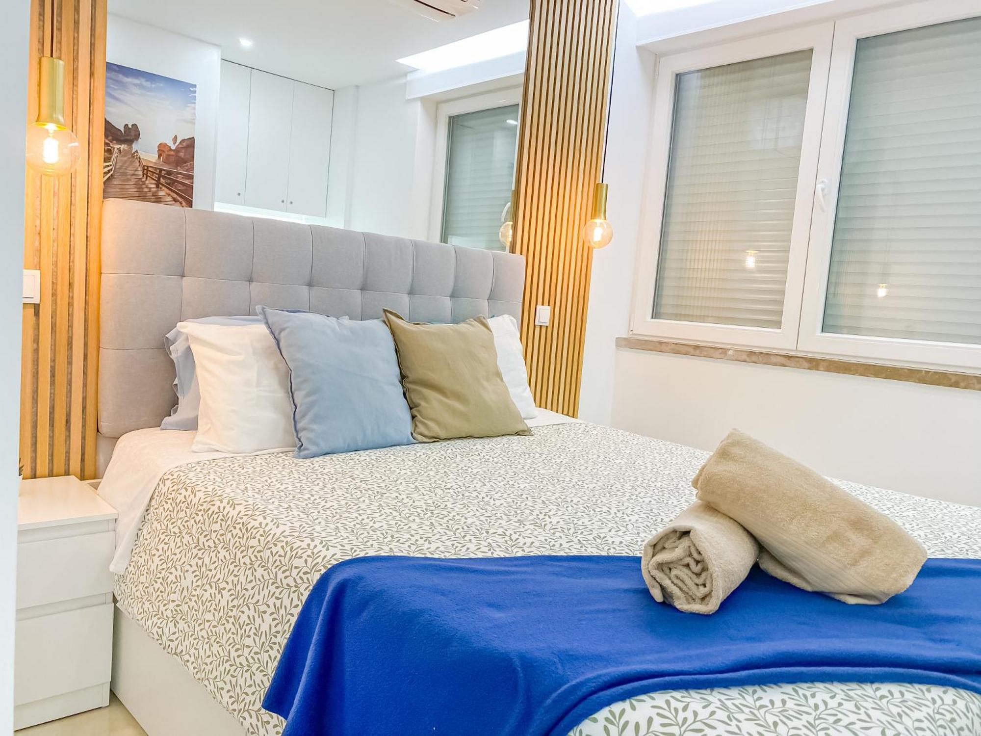 Luxury 2 Min Beach With Balcony, Ocean View, Wifi, Ac, Smarttv Portimão Buitenkant foto