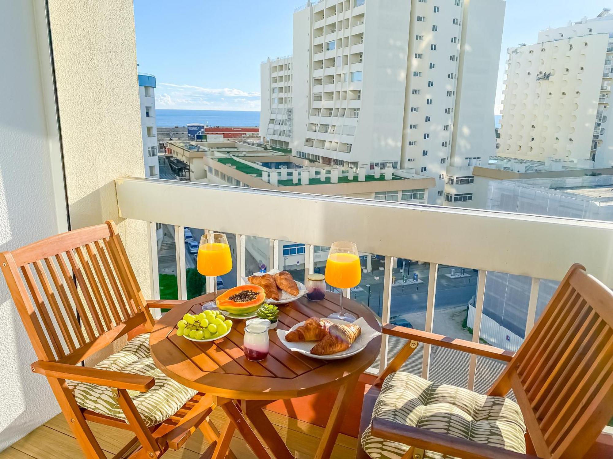 Luxury 2 Min Beach With Balcony, Ocean View, Wifi, Ac, Smarttv Portimão Buitenkant foto