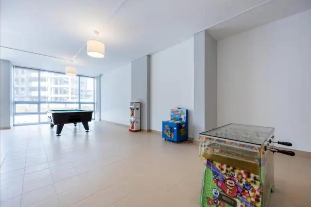 Luxury 2 Min Beach With Balcony, Ocean View, Wifi, Ac, Smarttv Portimão Buitenkant foto