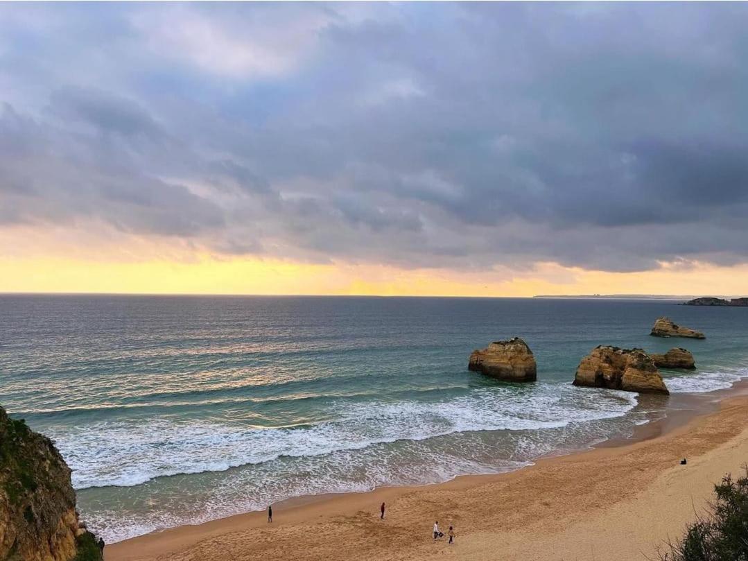 Luxury 2 Min Beach With Balcony, Ocean View, Wifi, Ac, Smarttv Portimão Buitenkant foto