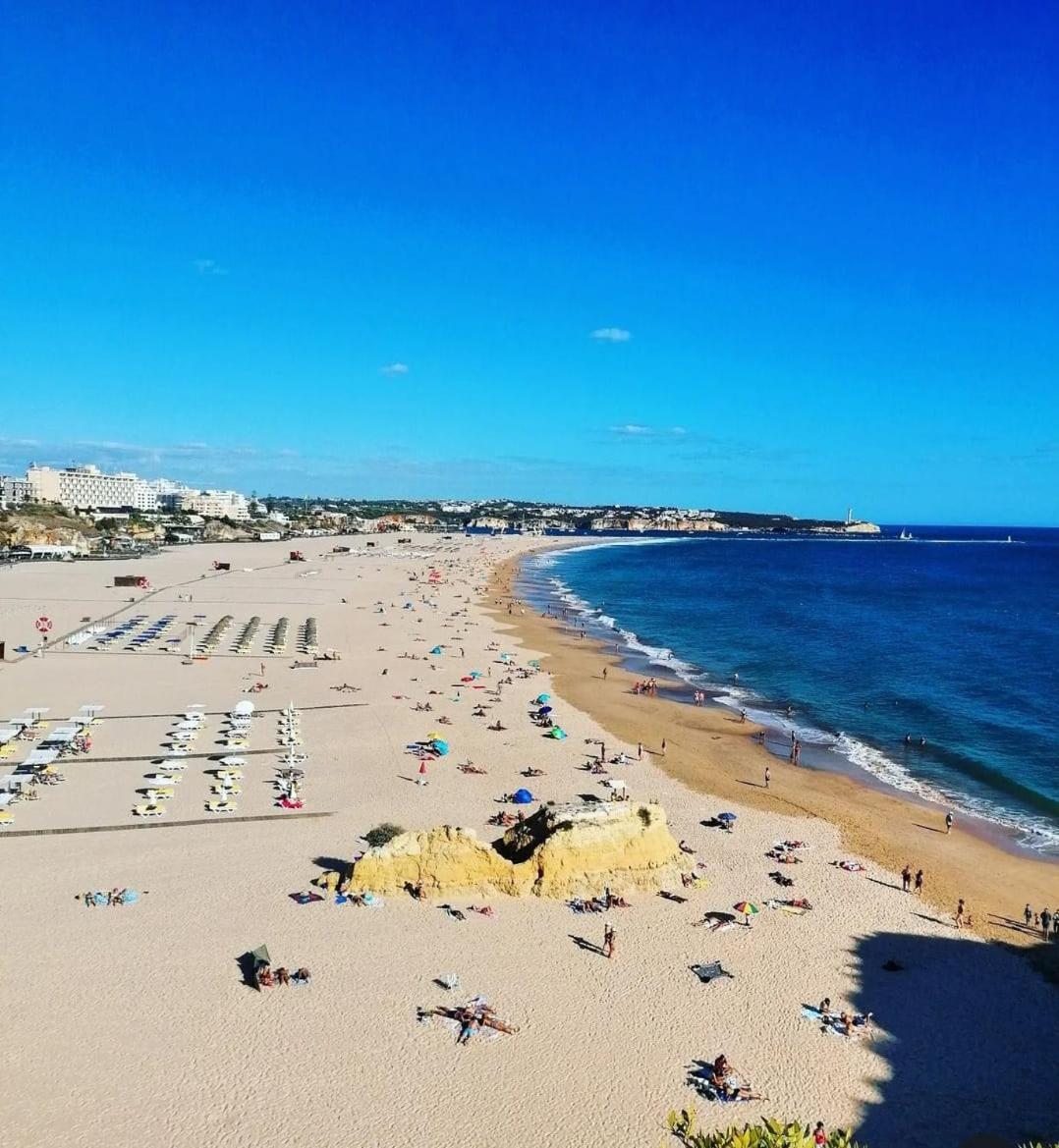 Luxury 2 Min Beach With Balcony, Ocean View, Wifi, Ac, Smarttv Portimão Buitenkant foto