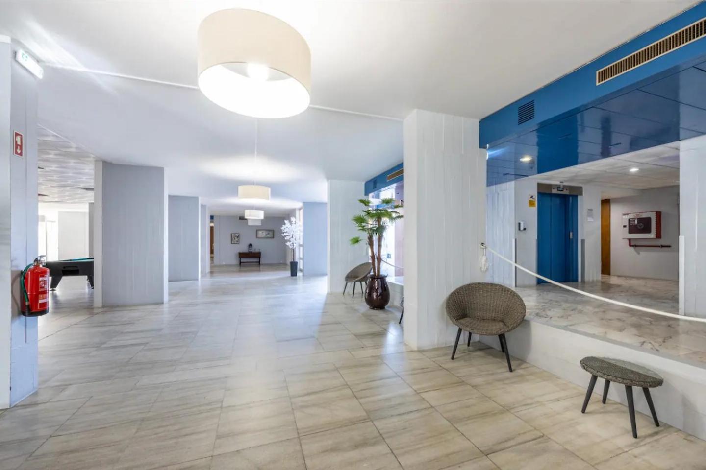 Luxury 2 Min Beach With Balcony, Ocean View, Wifi, Ac, Smarttv Portimão Buitenkant foto