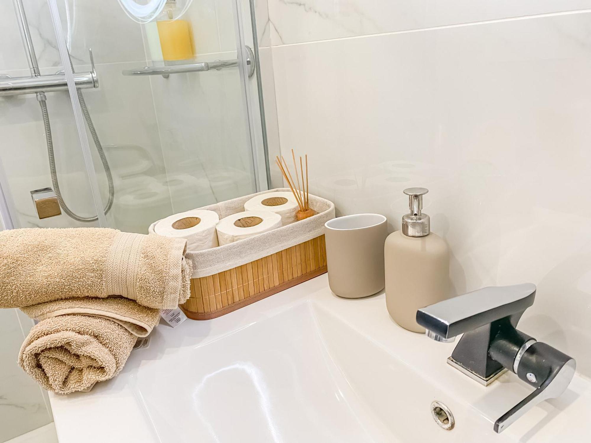 Luxury 2 Min Beach With Balcony, Ocean View, Wifi, Ac, Smarttv Portimão Buitenkant foto