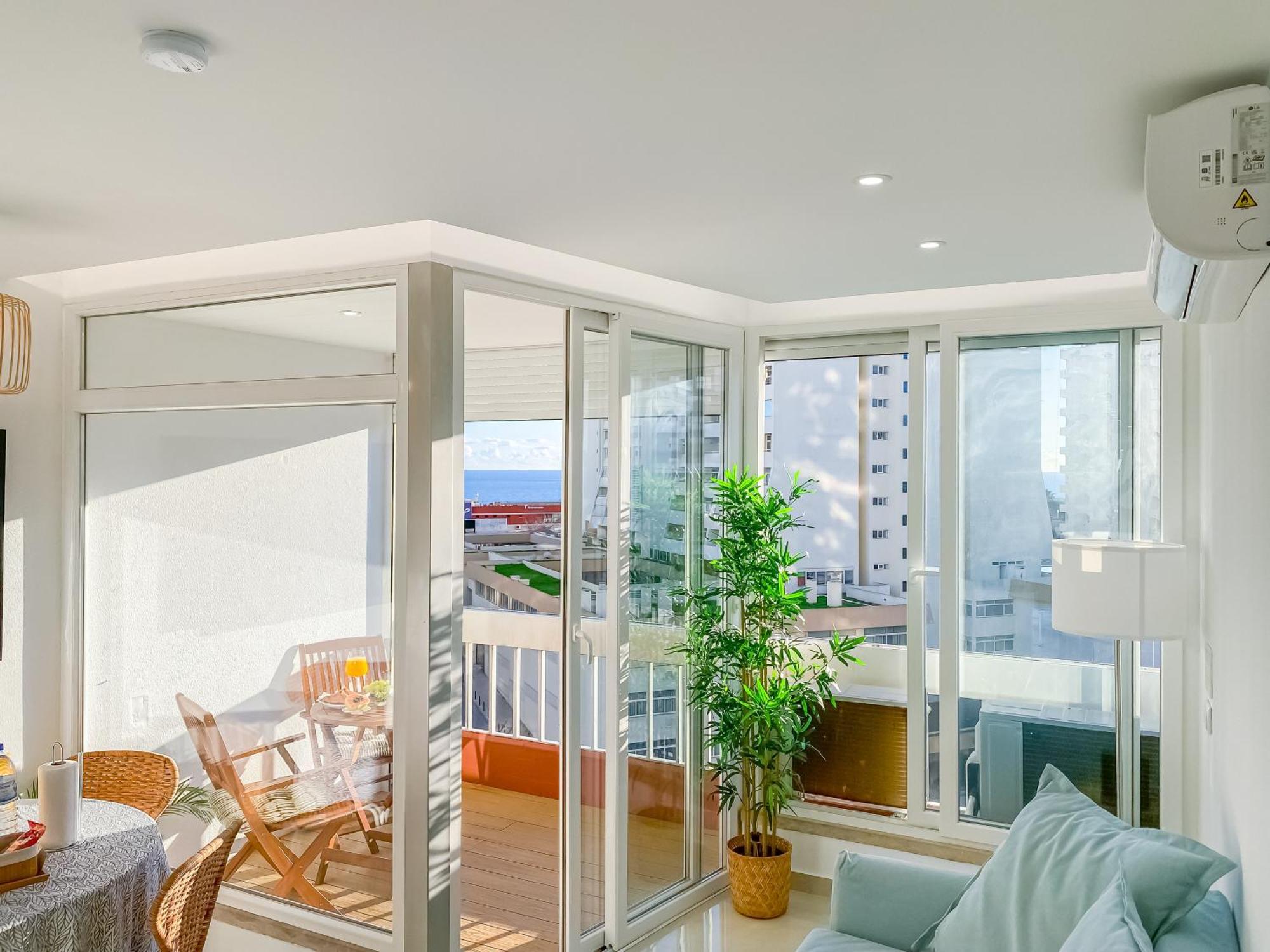 Luxury 2 Min Beach With Balcony, Ocean View, Wifi, Ac, Smarttv Portimão Buitenkant foto