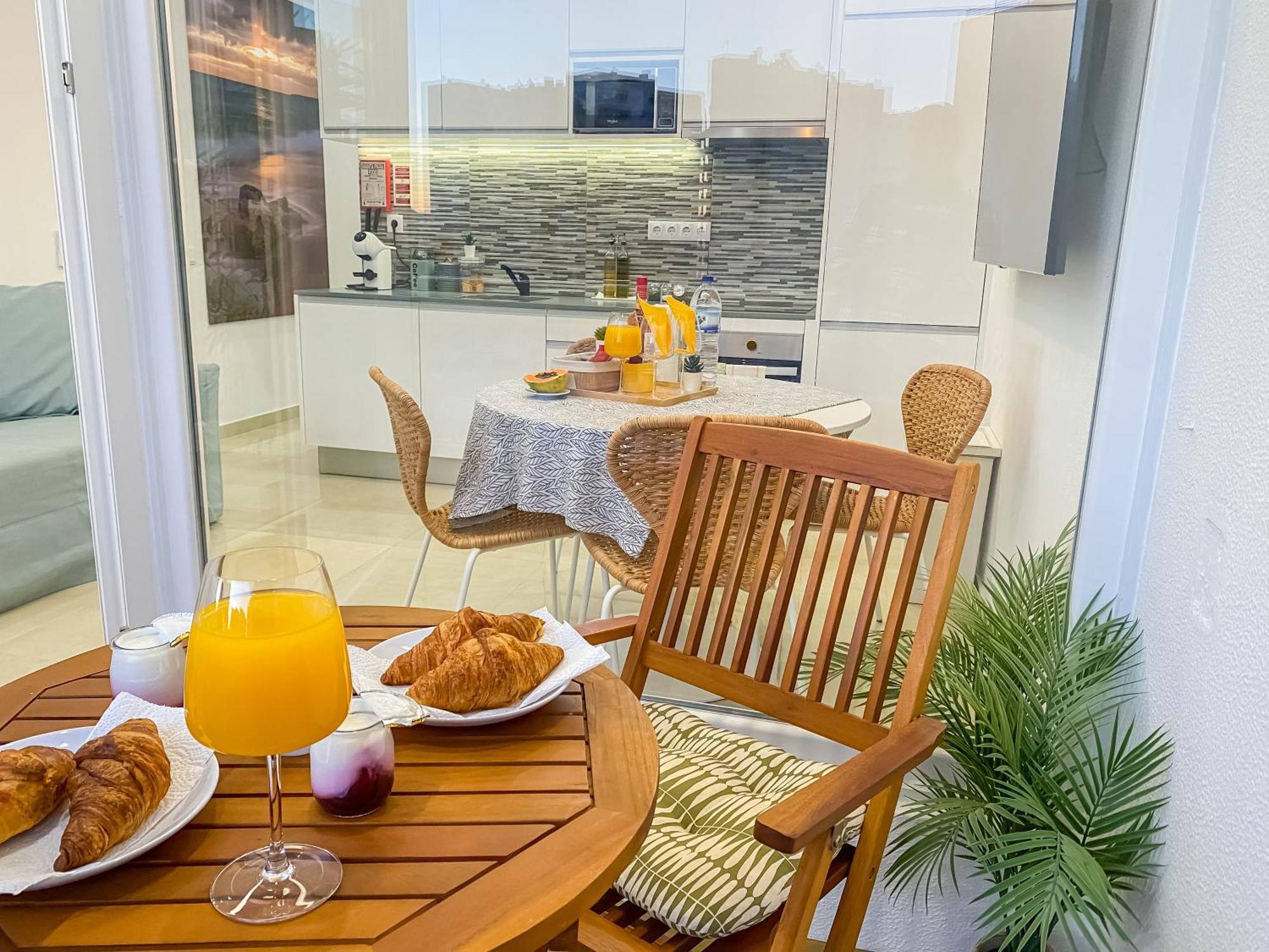 Luxury 2 Min Beach With Balcony, Ocean View, Wifi, Ac, Smarttv Portimão Buitenkant foto