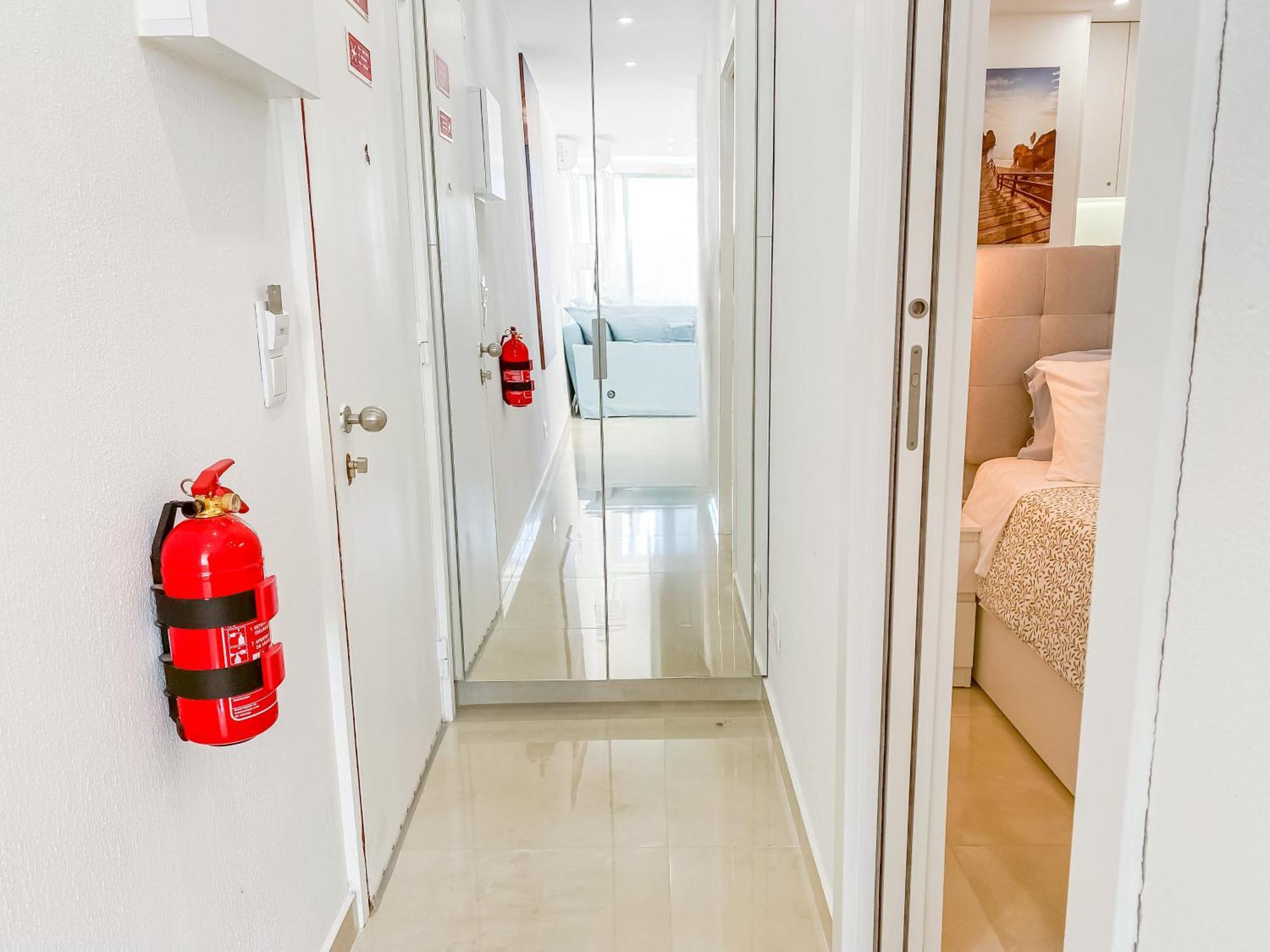 Luxury 2 Min Beach With Balcony, Ocean View, Wifi, Ac, Smarttv Portimão Buitenkant foto