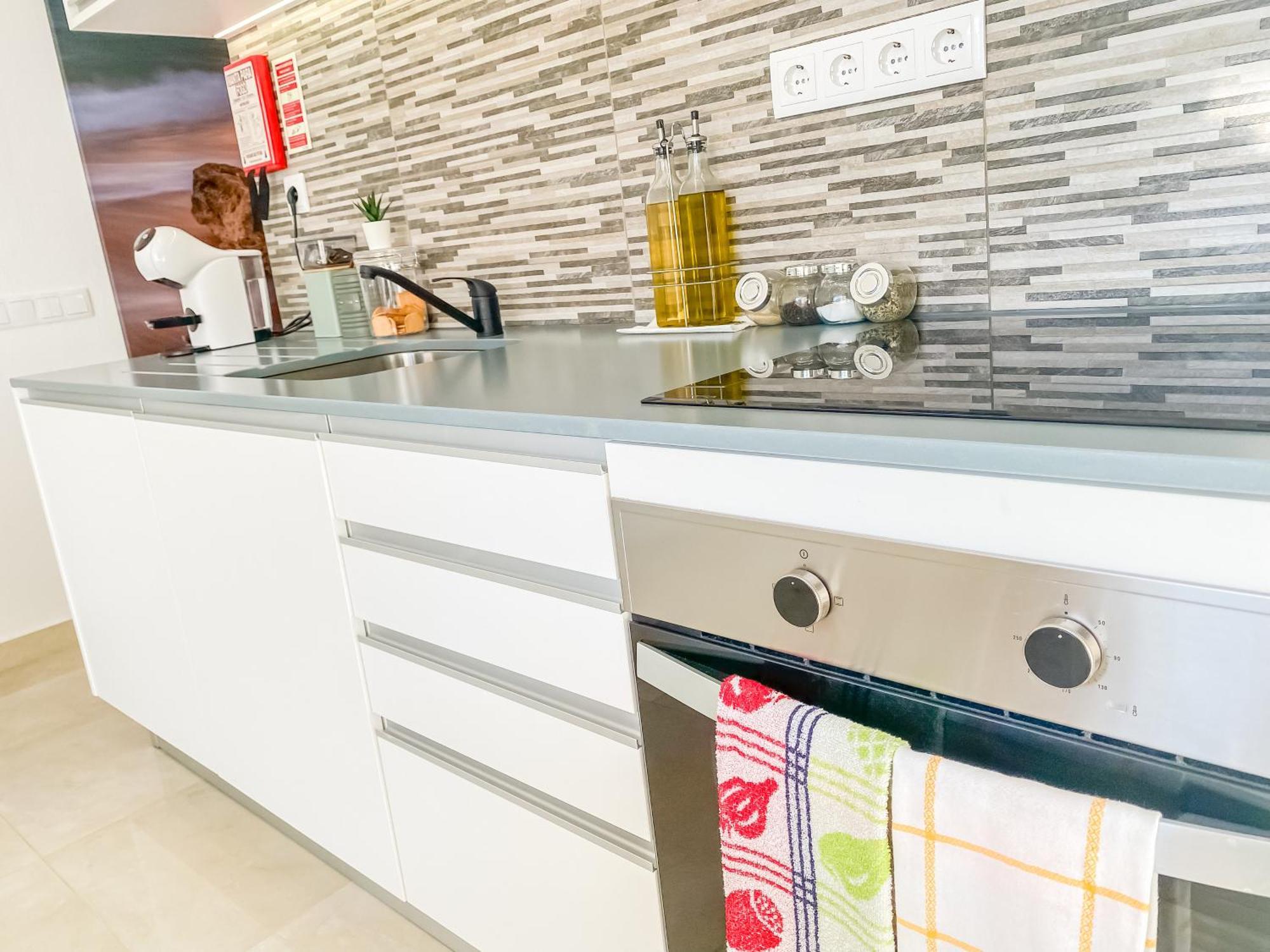 Luxury 2 Min Beach With Balcony, Ocean View, Wifi, Ac, Smarttv Portimão Buitenkant foto