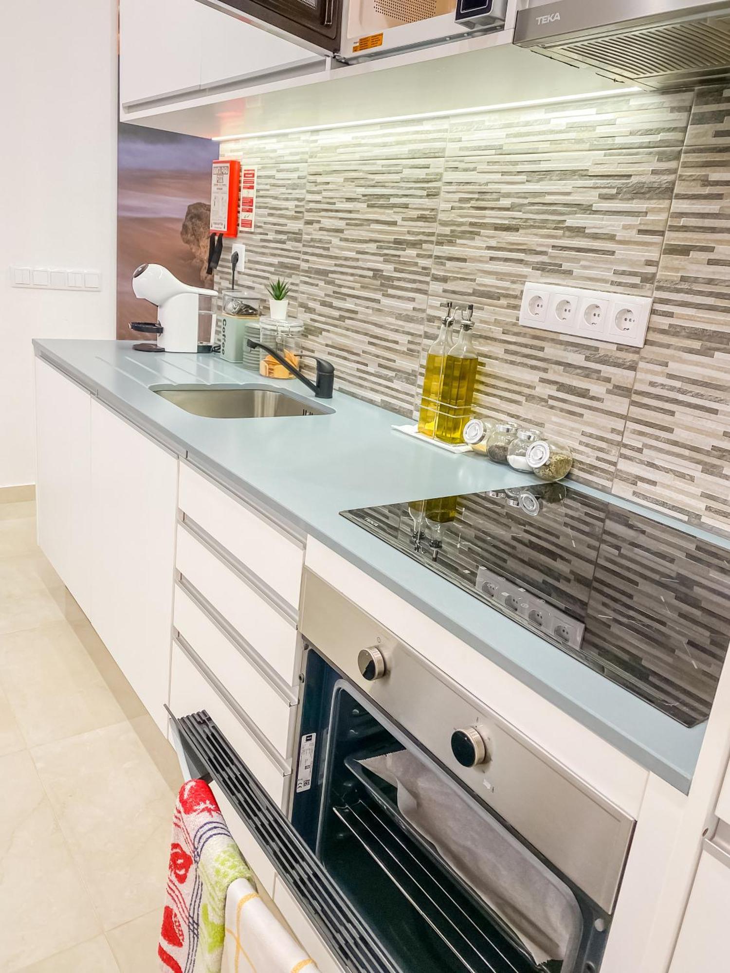 Luxury 2 Min Beach With Balcony, Ocean View, Wifi, Ac, Smarttv Portimão Buitenkant foto