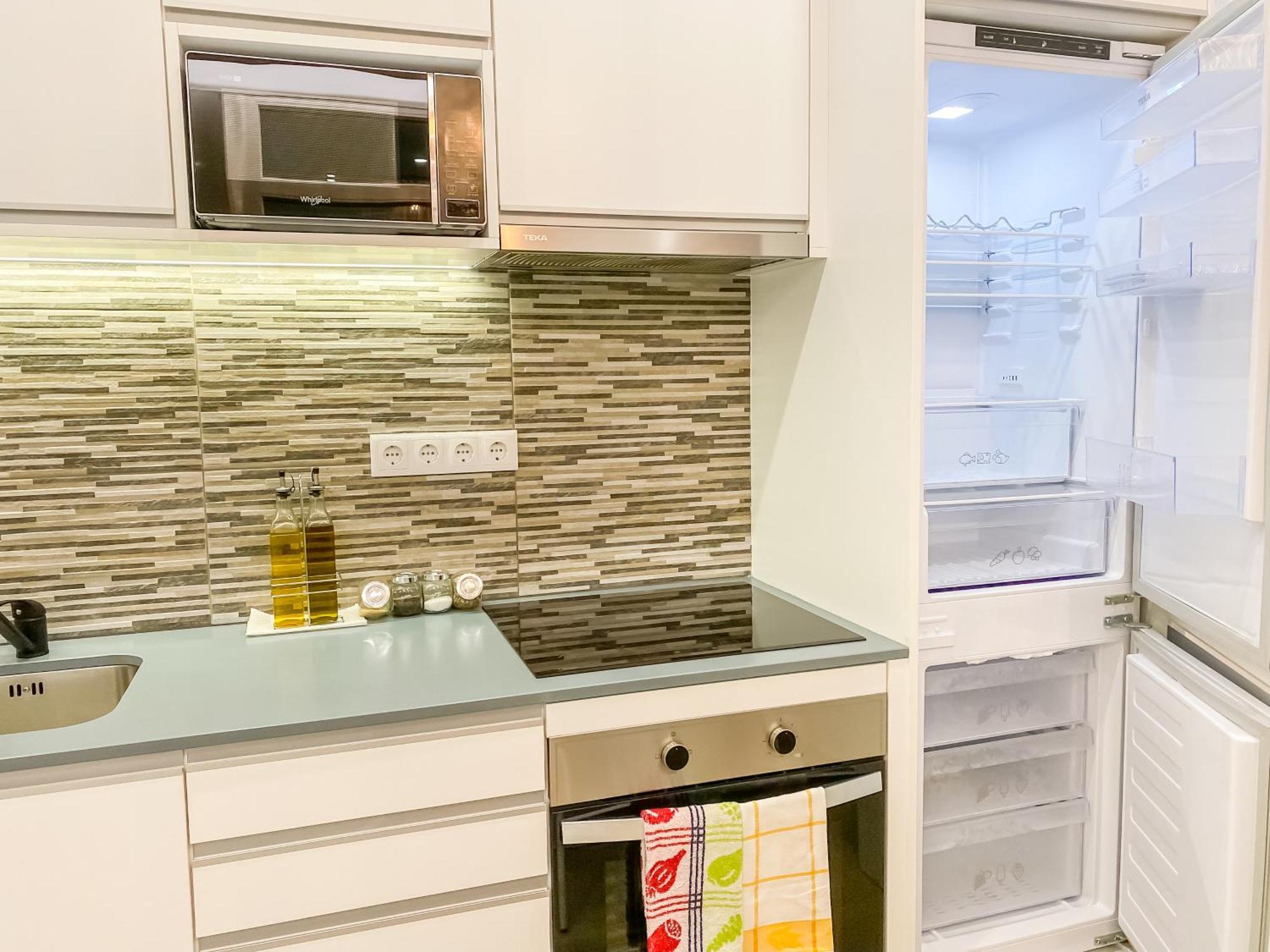 Luxury 2 Min Beach With Balcony, Ocean View, Wifi, Ac, Smarttv Portimão Buitenkant foto